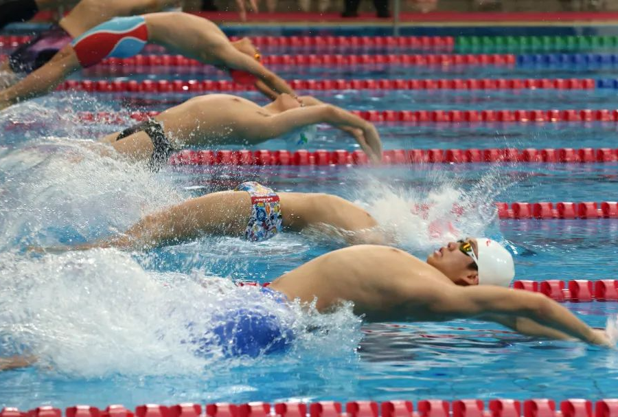 国际米兰vs拉齐奥：劳塔罗-马丁内斯、恰尔汗奥卢首发，罗马尼奥利、贡多齐出战