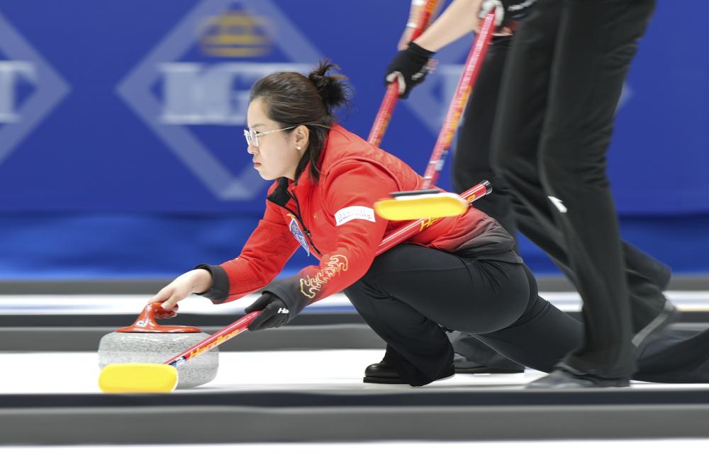 TA：尼潘外租阿贾克斯的可能已消失；曼城考虑是否留埃切韦里